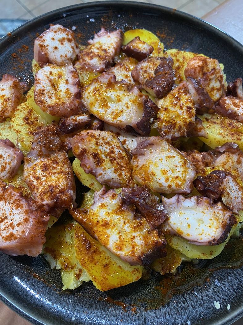 Pulpo a la gallega con patatas, un clásico de la cocina española